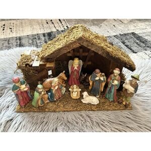 Leewards Vintage 11 Piece Porcelain Nativity With Wood Stable-Religious Holiday